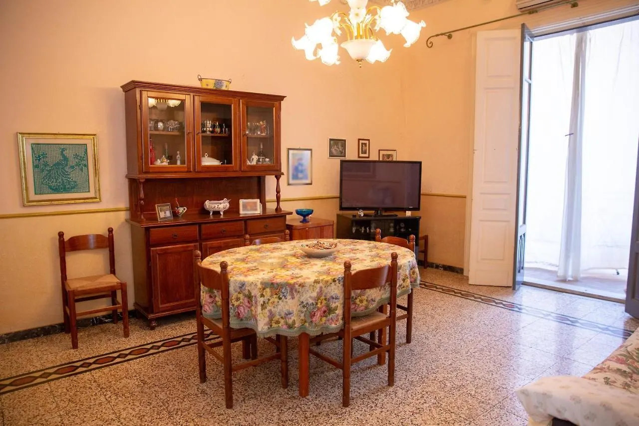 Apartament Rivivi Gli Anni '60 Katania